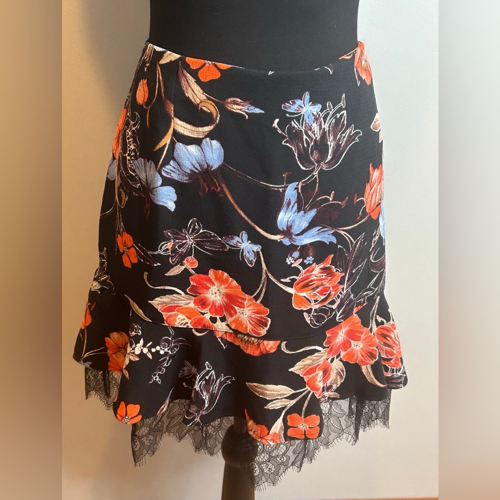 Who What Wear | NWT Floral Skirt with back zipper and  lace bottom Sz 20W